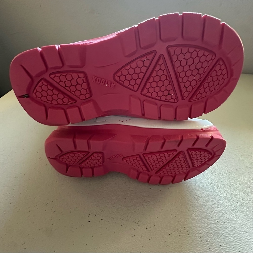 Kodiak Cali Glo Pac Boot, a waterproof and insulated girls' winter boot. - Picture 5 of 7